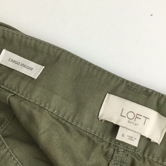 LOFT Belted Cargo Joggers Size 6 - Picture 9 of 9